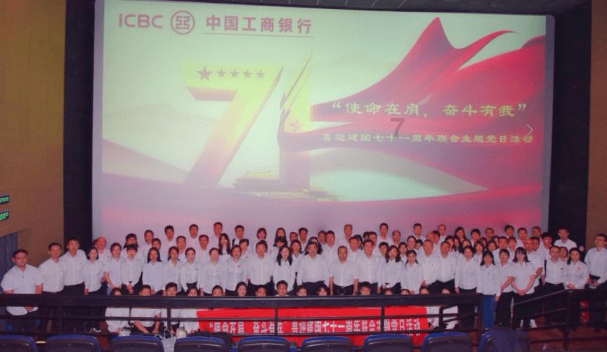 解锁吉鹿力问答社区,尽情畅聊男生说:我很在乎自己的长相,我不想让别人看到我做出一脸的嫌弃样出来?